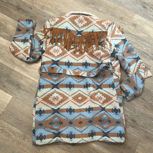 Fur lined western coat - Picture 3 of 3